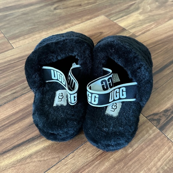 Ugg “Fluff Yeah” slipper slides - Picture 2 of 4